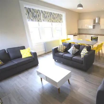 Rent this 8 bed house on 14 Cliff Road Gardens in Leeds, LS6 2EY