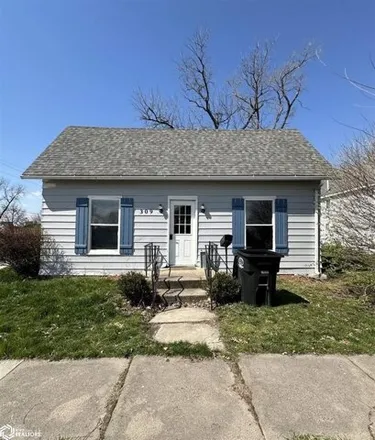 Buy this 2 bed house on 301 West Warren Street in Mount Pleasant, IA 52641