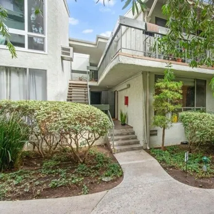 Buy this 1 bed condo on Windsor Fountains Condominiums in Overland Avenue, Culver City