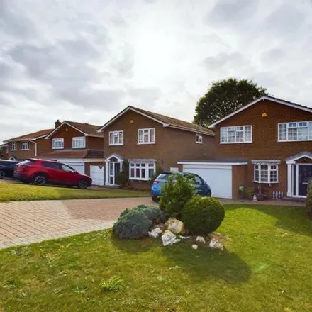 Buy this 4 bed house on Fairfield Rise in Billericay, CM12 9NU