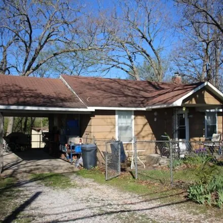 Buy this 2 bed house on North Panther Avenue in Yellville, Marion County