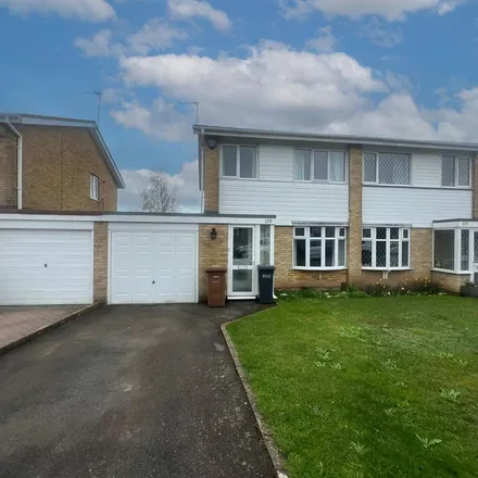 Rent this 3 bed duplex on Myton Drive in Solihull Lodge, B90 1HF