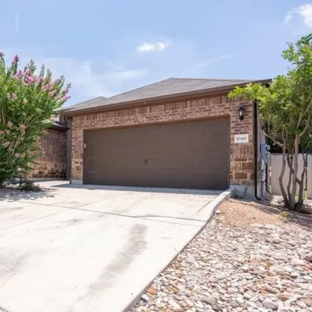 Image 2 - 1042 Carolyn Cove, New Braunfels, TX 78130, USA - House for sale