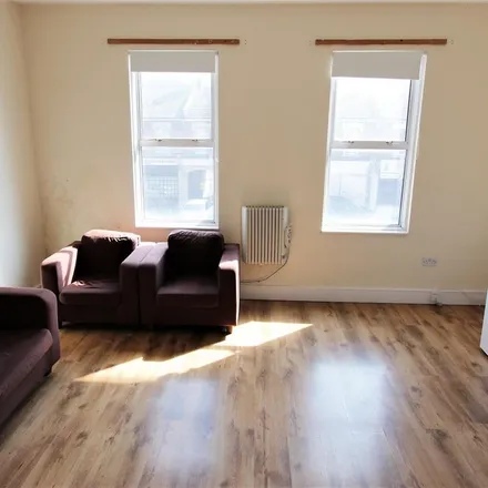 Image 3 - Forest Lodge, 240 Romford Road, London, E7 9HB, United Kingdom - Apartment for rent
