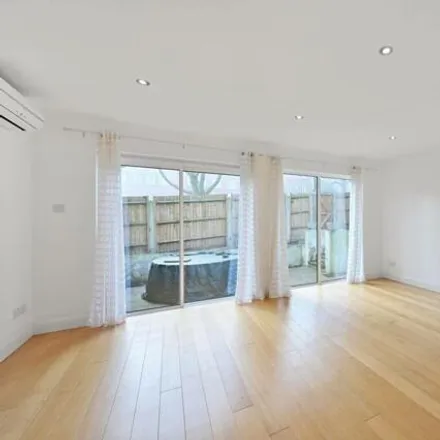 Image 1 - Wimbledon Hill Road, London, SW19 7DG, United Kingdom - Duplex for rent