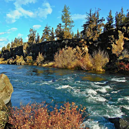 Buy this 3 bed loft on SE Matthew Street in Bend, OR 97702