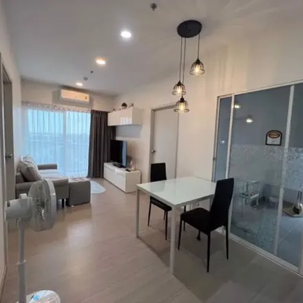 Rent this 2 bed apartment on The Mall Thapra in Ratchadaphisek Road, Thon Buri District