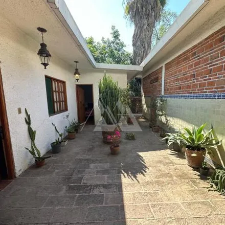 Rent this 3 bed house on Calle Tetela in Tlaltenango, 62170 Cuernavaca