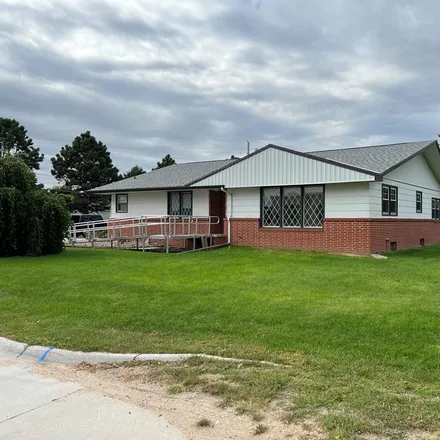 Buy this 3 bed house on 321 Lake Street in Grand Island, NE 68801