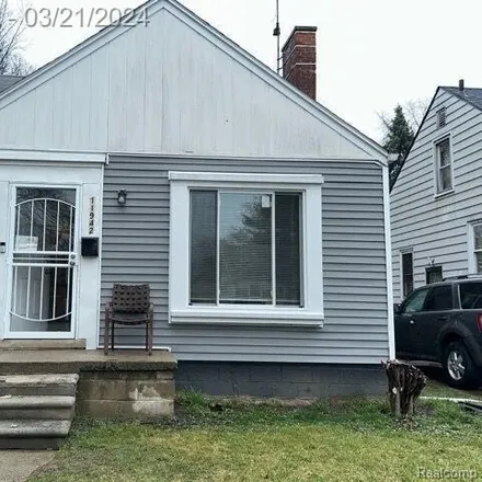 Buy this 3 bed house on 13074 Rossiter Street in Detroit, MI 48224