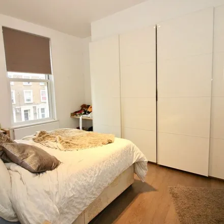 Rent this 2 bed apartment on Amersham Road in London, SE14 6QE