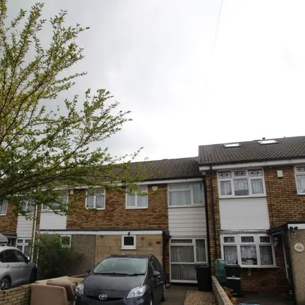 Rent this 3 bed duplex on Ashurst Drive in London, IG6 1EP