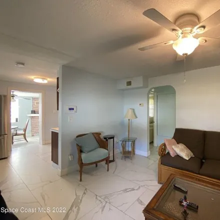 Image 4 - 910 Lake Avenue, Edgewater, FL 32132, USA - House for sale