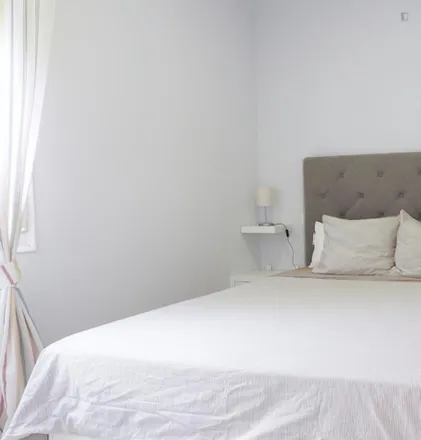 Rent this 2 bed apartment on Madrid in Calle de las Peñuelas, 11