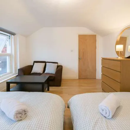 Rent this 4 bed apartment on 57-71 Durward Street in London, E1 5BT