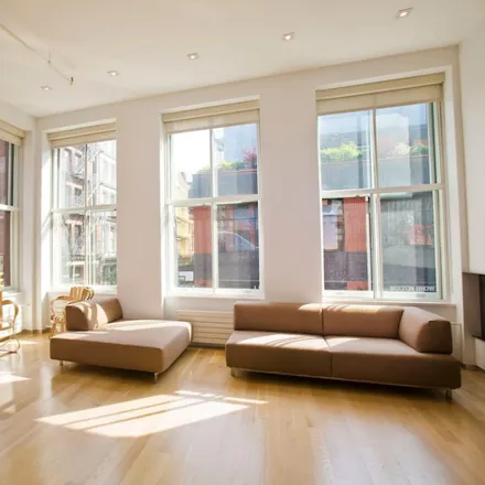 Rent this 3 bed apartment on 128 Spring Street in New York, NY 10012