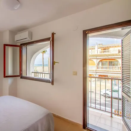 Rent this 4 bed house on Santa Pola in Carrer de Lleó / Calle de León, 03130 Santa Pola
