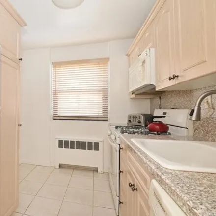 Image 5 - 150-37 89th St Unit 21, Howard Beach, New York, 11414 - Apartment for sale