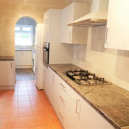 Rent this 4 bed townhouse on 36 Percy Road in London, W12 9PW