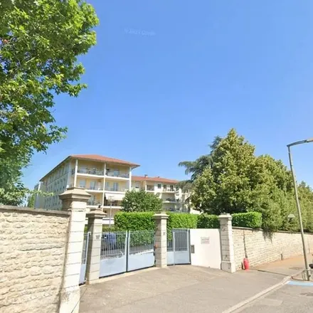 Rent this 2 bed apartment on 22 Avenue de Lanessan in 69410 Champagne-au-Mont-d'Or, France