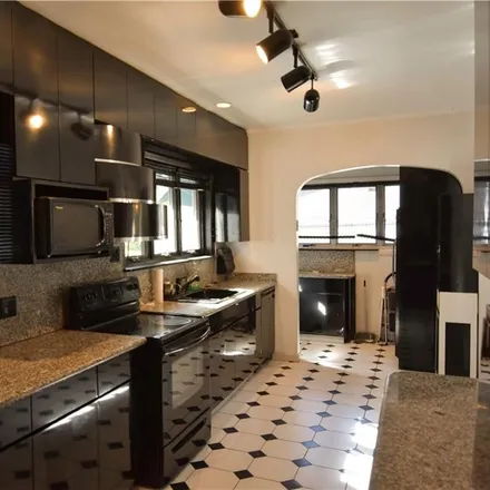 Image 6 - 2802 Avenue L, New York, NY 11210, USA - House for sale