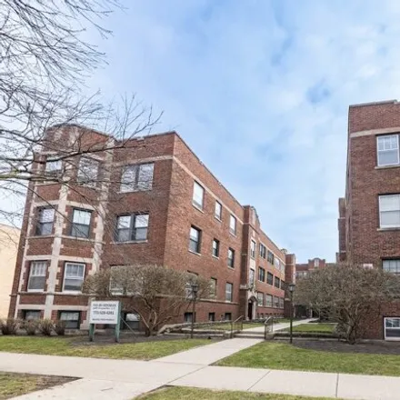 Rent this 2 bed apartment on 733-739 Hinman Avenue in Evanston, IL 60202