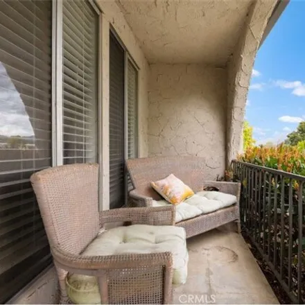 Image 2 - Rose and Crown, Lyons Avenue, Santa Clarita, CA 91355, USA - House for sale