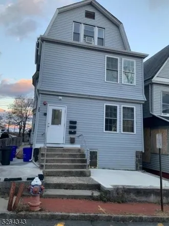 Rent this 3 bed house on 531 Undercliff Avenue in Edgewater, Bergen County