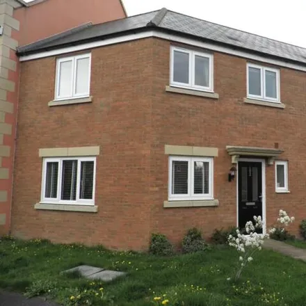 Rent this 3 bed house on Swaledale Road in Warminster, BA12 8FJ