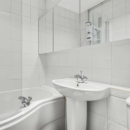 Image 9 - Maple Lodge, 2 Whitefield Close, London, SW15 3SS, United Kingdom - Apartment for rent