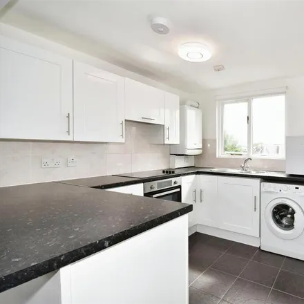 Rent this 2 bed apartment on Buckhurst Hill Post Office in 167 Queen's Road, Buckhurst Hill