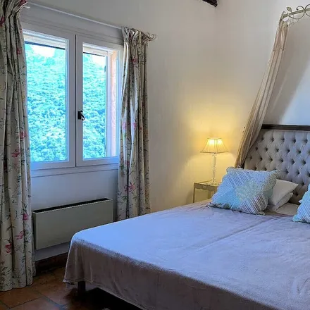 Rent this 3 bed house on Boucle de Saint Jean in 83600 Les Adrets-de-l'Estérel, France