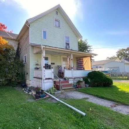 Buy this 3 bed house on 217 East 12th Street in Ashland, OH 44805