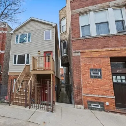 Buy this 4 bed house on 1519 West Chestnut Street in Chicago, IL 60622