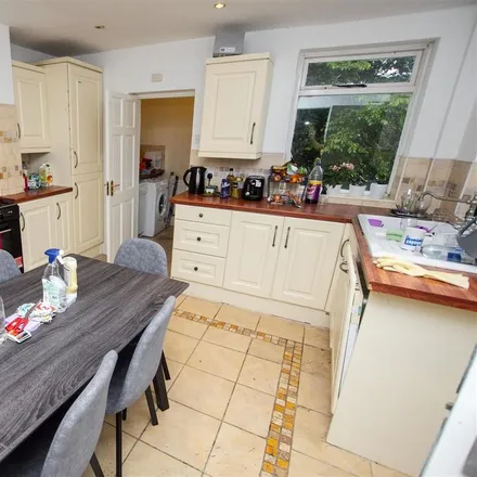 Rent this 5 bed house on 1 Dobbs Mill Close in Kings Heath, B29 7NQ
