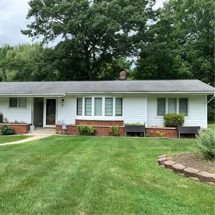 Buy this 4 bed house on 8672 Wyatt Road in Broadview Heights, OH 44147