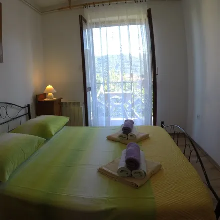Image 7 - Kralja Tomislava 4, 21460 Grad Stari Grad, Croatia - Apartment for rent