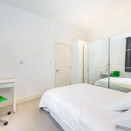 Rent this 1 bed apartment on 91 Portnall Road in Kensal Town, London