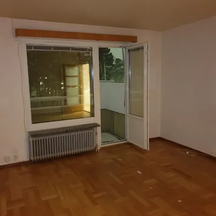 Rent this 3 bed apartment on Färnebogatan 6C in 723 41 Västerås, Sweden