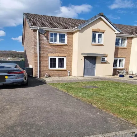 Rent this 1 bed townhouse on Cae Morfa in Coed Darcy, SA10 6EE