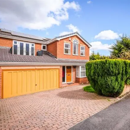 Buy this 5 bed house on Brier Hill View in Kirklees, HD2 1JQ