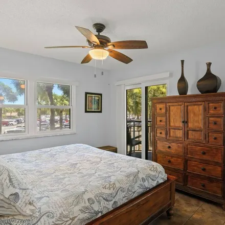 Image 5 - Saint Pete Beach, FL, 33706 - Condo for rent