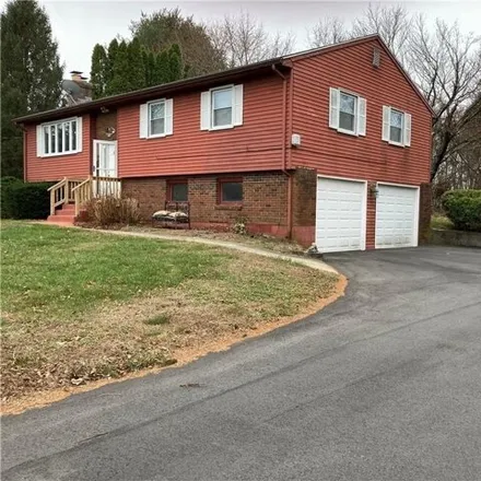 Rent this 3 bed house on 21 Salem Ridge Dr N in Salem, Connecticut