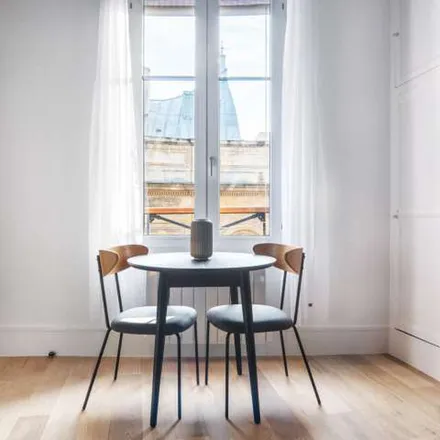 Image 6 - 74 Rue du Bac, 75007 Paris, France - Apartment for rent