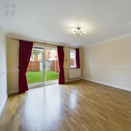 Image 3 - Holly Drive, Aylesbury, HP21 8XS, United Kingdom - Townhouse for rent