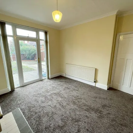 Image 2 - Hollington Road, Leicester, LE5 5HS, United Kingdom - Duplex for rent