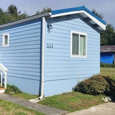 Buy this studio apartment on 524 Newell Avenue West in Westport, Grays Harbor County