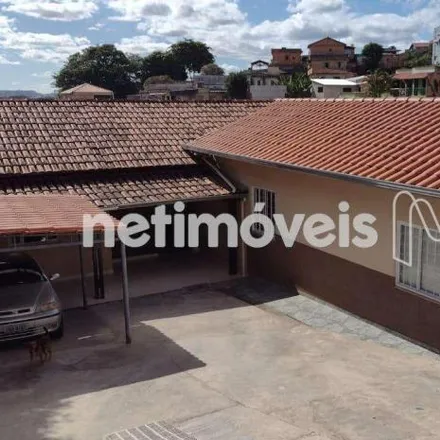 Buy this 6 bed house on Rua Nelson Hungria in Tupi, Belo Horizonte - MG