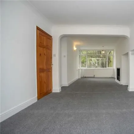 Image 3 - Coniston Close, London, DA8 3BD, United Kingdom - Duplex for sale