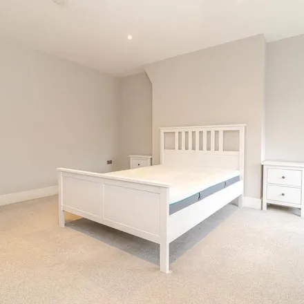 Image 1 - Jeffrey Ross, 223-225 Cathedral Road, Cardiff, CF11 9PP, United Kingdom - Apartment for rent